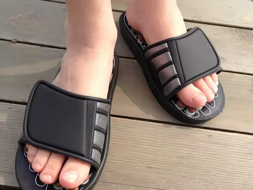 Massage slippers